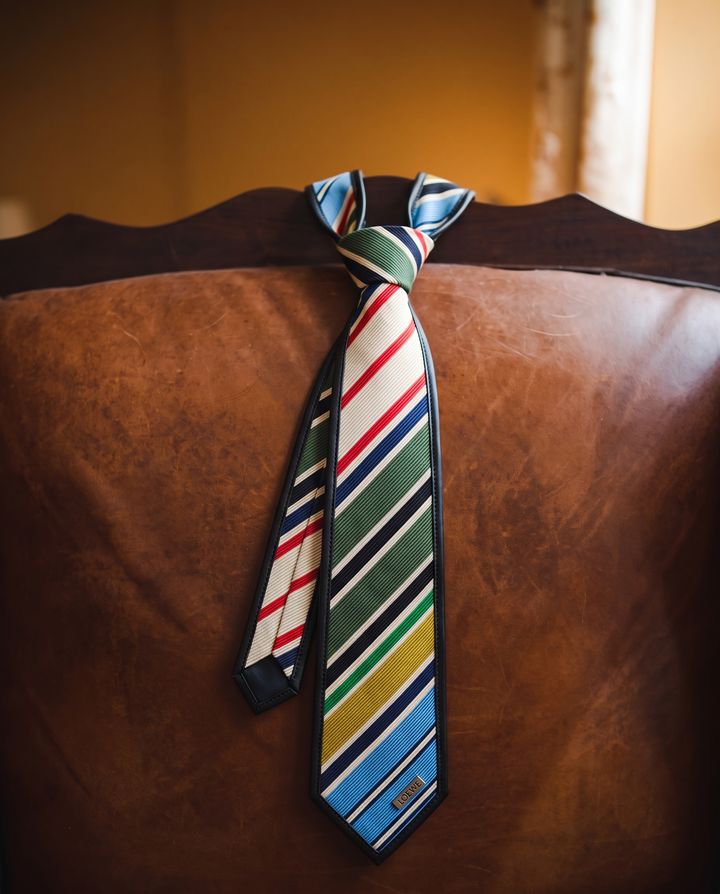 Carry it. Tie it. — image 5 of 6