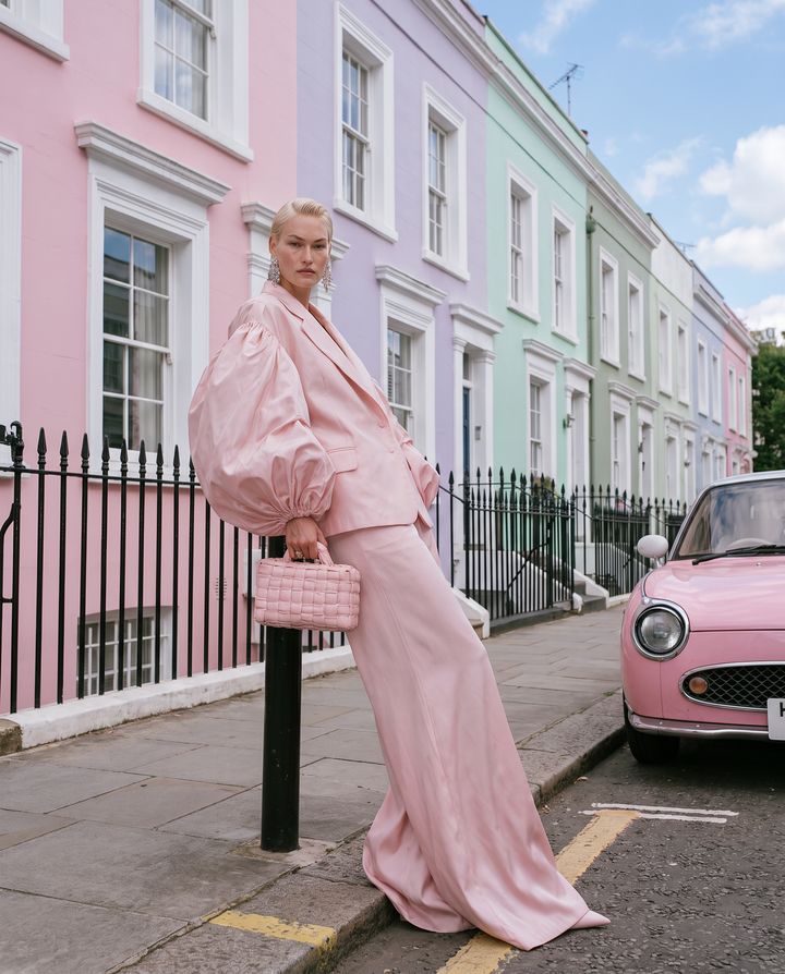 Pink wasn't the accessory. — image 3 of 3